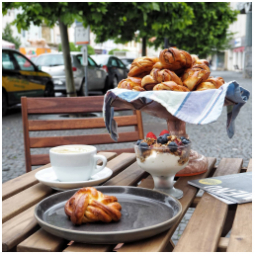 Dobre rano...
#snidane
#patek
#kynute
#dianatvorila #skorice #mlsame #mladaboleslav #staremesto #staromestskenamesti #vikend #foodstagram #snidane #breakfast #morning #foodoftheday #sweets #pastry #coffee #coffeetime #coffeewithmilk
#kavarna #tritecky #skodanezajit