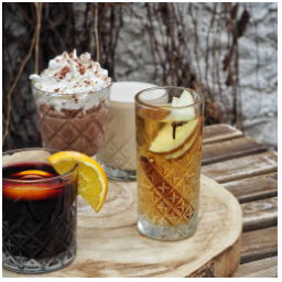 Zahřejeme vás? Ano!
Široká nabídka horkých nápojů ...
#skodaNEPIT #zima #drink #napoj #punc #cokolada #kava #chailatte #svarak #horkejablko #mladaboleslav #staremesto #staromestskenamesti #kavarna #tritecky #skodanezajit