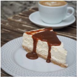 Vanilka & slaný karamel ...
#cheesecake #kolac #dort #cakeoftheday #cakestagram #instacake #instabake #baking #kava #cappuccino #latteart #instacoffee #mladaboleslav #staremesto #staromestskenamesti #dianatvorila #dnesjim #kavarna #tritecky #skodanezajit