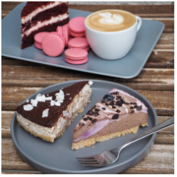 Dortíky ...
#makronky #cheesecake #dort #kolac #cappuccino #macarons #frenchmacaron #glutenfree #redvelvet #kava #dianatvorila #mladaboleslav #staremesto #staromestskenamesti #kavarna #tritecky #skodanezajit