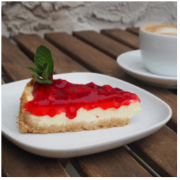 Nově vanilkový s malinami!

#cheesecake #kavarna #tritecky #skodanezajit #mladaboleslav #staremesto #maliny