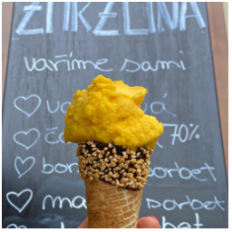 NA ZMRZLINU …

#mladabolesla#staremesto #skolnirok #konecskolnihoroku #zmrzlina #gelato #varimezmrzlinu #kavarna #tritecky #skodanezajit