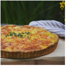 ...škoda dnes nezajít na Tarte gratinée - bramborový koláč se smetanou od Šárky;) #tartegratinee #quiche #lehkyobed #sarkapekla #mladaboleslav #staremesto #kavarna #tritecky #skodanezajit