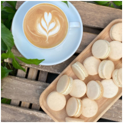 M A K R O N K Y
#kava #cappuccino #makronky #glutenfree #frenchmacarons #dianatvorila #mladaboleslav #staremesto #kavarna #tritecky #skodanezajit