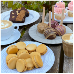 Týden začíná u nás …
#pondeli #kolac #cakepops #dort #brownies #makronky #kava #cappuccino #flatwhite #mladaboleslav #staremesto #kavarna #tritecky #skodanezajit