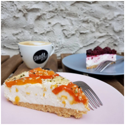 ... k odpolední kávě
#skodanezajit #cheesecake
#dianatvorila #bake #baking #cake #cakemaking #kavarna #kava #cappucinno #tritecky #mladaboleslav #strednicechy #staremesto #dnesjim #dezert #kolac