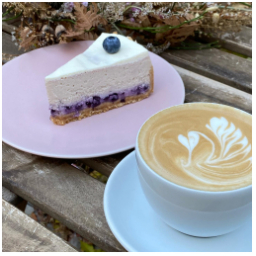 Kávička a náš borůvkový cheesecake
#nedele #dort #kava #mladaboleslav #staremesto #kavarna #tritecky #skodanezajit