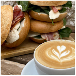 Bagel s mozzarellou a slaninou…

#utery #bagel #jidlo #snidane #svacina
#mladaboleslav #staremesto #kavarna #tritecky #skodanezajit