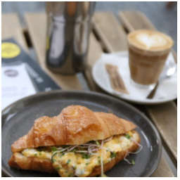 Snídaně ? 
Tak to jedině u nás, přijďte si pochutnat na plněném croissantu s vajíčky a spoustu dalšího!

Těšíme se na Vás!

#snidane #morning #croissant #michacky #coffee #coffeetime #coffeelover #coffeebreak #morningcoffee #mladaboleslav #kavarna #tritecky #skodanezajit
