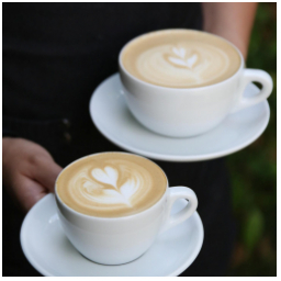 Na mlýnku máme naturální Etiopii!

Ucítíte v ní chutě sladký malin, mléčné čokolády, broskví a jasmínu! 

Neváhejte a ochutnejte! ????????

#coffee #coffeetime #coffeelover #coffeelovers #coffeelife #coffeeart #coffeeshots #coffeeholic #coffeevibes #coffeeculture #coffeebreak #coffeeoftheday #coffeebar #mladaboleslav #kavarna #tritecky #skodanezajit
