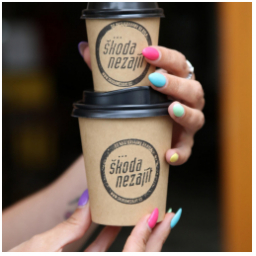 Nestíháš, ale máš chuť na kávu? 
Stav se za námi a my ti jakoukoli kávu rádi připravíme s sebou a to i na ledu! 

Káva čeká…

#coffee #coffeetime #coffeelover #coffeebreak #coffeelife #coffeedaily #coffeecoffeecoffee #kavárna #tritecky #skodanezajit