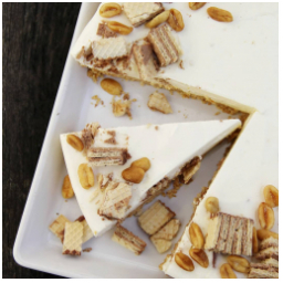 #zkousimenoveveci 
HORALKA v cheesecaku
#skodanezkusit
#dianatvorila

#cheesecake #cake #peanuts #horalky #horalka #arasidy #mladaboleslav #staromestskenamesti #dnesjem #dnespecu #news #novinka