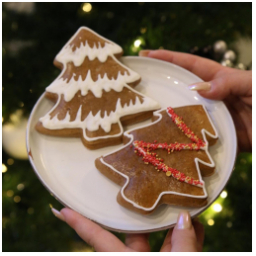 Už jsme se adventně naladili a chystáme novou dávku perníčků na pondělní Mikulášskou na náměstí. 

#pernicky #zdobime #gingerbread #kekave #mladaboleslav #mikulas #adventvibes #staremesto #mojemesto #boleslav #advent #kavarna #tritecky #skodanezajit