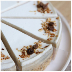 Cheesecake z výběrové kávy od @miacoffee_cz právě ve vitríně❤️

#cheesecake #dort #vyberovakava #coffee #coffeetime #mladaboleslav #kavarna #tritecky #skodanezajit