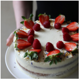 Oblíbený vanilkový dort opět ve vitríně ????

#vanillacake #cake #cakedecorating #cakeart #cakelover #mladaboleslav #staremesto #kavarna #tritecky #skodanezajit