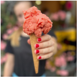 Čeká nás posledních pár dnů tepla, tak se k nám pojďte zchladit naší řemeslnou zmrzlinou ❤️

#gellato #icecream #summer #summervibes #leto #zmrzlina #skodanezajitnazmrzlinu #kavarna #tritecky #skodanezajit