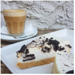 Oreo ... #chutneAbarevne
#kekave #kavarna #skodanezkusit #dianatvorila #oreo #vanilla #cheesecake #cake #baking #mladaboleslav #staromestskenamesti #czechrepublic #coffeetime #dessert #skodanezajit