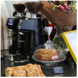 Každý den pro Vás naše Adélka peče různé koláče a bábovky. Míváme v nabídce i bezlepkovou verzi bábovky ☺️

#adelkapece #morning #morningcoffee #coffee #barista #kolac #babovka #mladaboleslav #kavarna #tritecky #skodanezajit