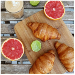 Dobré ráno ... #snidane
#staromestskenamesti #kavarna #kava #dnesjim #croissant #chutneAbarevne #rano #breakfast #morning #patek #friday #mladaboleslav #czechrepublic #skodanezkusit #skodanezajit