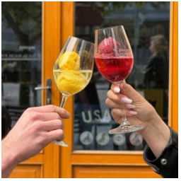 Spojili jsme náš sorbet s proseccem a máme pro Vás novinku - Prosecco Sorbet Spritz ????
Ideální drink k posezení u nás na zahrádce ❤️

#spritz #sorbet #prosecco #zmrzlina #mladaboleslav #kavarna #tritecky #skodanezajit