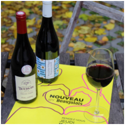 Le Beaujolais Nouveau est arrivé!
Třetí listopadový čtvrtek ...
#skodaNEOTEVŘÍT
#cervenevino #vino #praveted #mladaboleslav #kavarna #beaujolais #francie #france #czechrepublic #sklenicka #skodanezkusit #instawine #wine #winelovers #skodaneochutnat #mladevino #udalost #slavime #celebrations #instadrink #coffee #skodanezajit