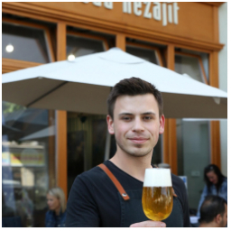 Přes celé léto se u nás můžete osvěžit čepovaným speciálem z @pivovar_cestmir ????
APA 11 ~ SKYDANCER 

#pivo #pivovar #pivovarcestmir #special #mladaboleslav #kavarna #tritecky #skodanezajit