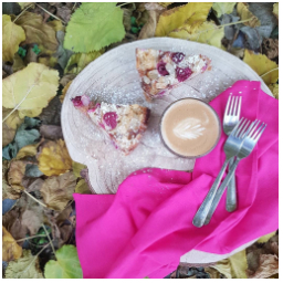 Koláč z croisantů s malinami ...
#dobrota
#dnesjim
#snidane
#kolac #skodanezkusit #dianatvorila #mlsame #mladaboleslav #czechrepublic #kavarna #kava #flatwhite #staremesto #staromestskenamesti #domaci #instacake #croissant #croissantcake #rano #morning #instabake #instafood #food #dessert #cake #autumn #november #coffee #espresso #skodanezajit