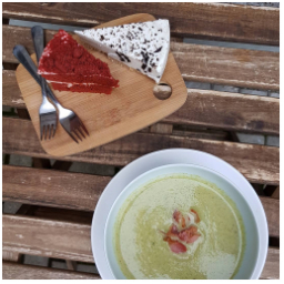 Teplá polévka & dezert
... brokolicová se slaninkou
... red velvet, oreo cheesecake, pernik, makronky
#obed #dnesjim
#mladaboleslav
#polevka #dezert 
#jidlo #skodanezkusit #cheesecake
#dianatvorila #instabake #baking #cake #instacake #food #instafood #redvelvet #instacheesecake #soup #lunch #kavarna #tritecky #skodanezajit