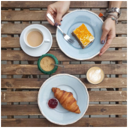 Pondělí ...
#rano #kavarna #snidane #mladaboleslav #kava
#czechrepublic #snidane #croissant #coffee #carrotcake #cake #baking #staromestskenamesti #instacake #instabake #monday #morning #breakfasttime #breakfast #skodanezajit #skodanezkusit