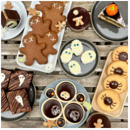 ???? Máme pro vás opět připravené halloweenské sladké! Perníčky, brownies, linecké, laskonky, tartaletky a cupcakes – naše klasika, jen tentokrát s malým twistem a trošku strašidelnější… ????️ ????Přijďte ochutnat! 

Otevřeno máme i na svátek 28.10. od 9 do 19 hodin.

#kavarna #tritecky #skodanezajit #halloween