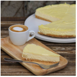 Vanilkový ...
#cheesecake
#odpoledne 
#kava
#dianatvorila #mladaboleslav #czechrepublic #skodanezkusit #staromestskenamesti #kolac #dort #vanilka #dnesjim #instafood #food #foodphotography #instacheesecake #cake #instacake #baking #vanilla #coffee
#kavarna #tritecky #skodanezajit