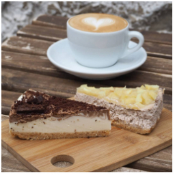 Ořechový s jablky ...
Ledové kaštany ...
#cheesecake
#kava
#odpoledne 
#staromestskenamesti #kava #coffeetime #coffee #dianatvorila #mladaboleslav #instacake #cake #instacheesecake #afternoon #pondeli #monday
#kavarna #tritecky #skodanezajit