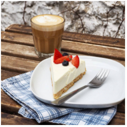 #skodanezkusit
#cheesecake
#kava
#odpoledne #staromestskenamesti #mladaboleslav #czechrepublic #dnesjim #jidlo #dezert #kolac #dianatvorila #domaci #ovoce #coffeetable #coffeetime #cakelover #foodlover #flatwhite #barista #latteart 
#kavarna #tritecky #skodanezajit