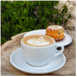 Týden začíná u nás ...
#pondeli
#rano
#cappuccino 
#rannikava #staremesto #mladaboleslav #babovka #snidane #kekave #domaci #kava #coffeetable #coffeetime #morningcoffee #instacoffee #goodmorning #monday
#kavarna #tritecky #skodanezajit