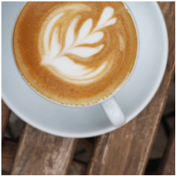 Dobré ráno ...
"Týden začíná u nás"
#pondeli
#dnes
#tesimesenavas
#rannikava #kava #cappuccino #morningcoffee #monday
#kavarna #tritecky #skodanezajit