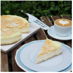 Vanilkový cheesecake ...
#pecemeslaskou
#domaci
#skodanezkusit
#mladaboleslav #odpoledne #dianatvorila #staremesto #staromestskenamesti #vanilla #cheesecake #instacheesecake #cakeoftheday #coffetime #latteart #cappuccino #kava
#kavarna #tritecky #skodanezajit