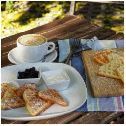 Ráno u nás ...
#sobota
#snidane
#dobrerano
#vafle #kava #vikend #mladaboleslav #staremesto #staromestskenamesti #cakeoftheday #coffetable #coffeetime #coffeewithmilk #waffles #morning #saturday #breakfast #foodstagram #foodoftheday #ranajky #goodmorning
#kavarna #tritecky #skodanezajit