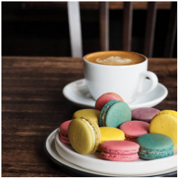 Naše makronky ...
#patek
#vikend
#dnesjim
#staremesto #dianatvorila #makronky #frenchdessert #frenchmacaron #bezlepku #glutenfree #mladaboleslav #jidlo #staromestskenamesti #glutenfree #coffeetime #coffeewithmilk #foodstagram #foodoftheday #instadessert
#kavarna #tritecky #skodanezajit