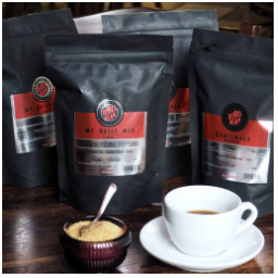 V kavárně právě teď můžete ochutnat  výběrovku od @rebelbeancz
Na espresso směs Ethiopie, Brazílie a Guatemala. 
A na filtr Costa Rica ...
#kava
#vyberovka
#coffee
#dnespiju #cappuccino #latteart #instacoffee #coffeetime #coffetable #espresso #flatwhite #v60 #drink #instacoffee
#kavarna #tritecky #skodanezajit