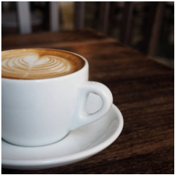 Týden začíná u nás ...
#pondeli
#dobrerano 
#rannikava
#cappuccino #latteart #staremesto #mladaboleslav #staromestskenamesti #kava #dianatvorila #coffetable #coffeetime #instacoffee #coffee 
#kavarna #tritecky #skodanezajit