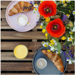 Týden začíná u nás...
#pondeli
#snidane
#dobrejidlo
#kava #rannikava #staremesto #staromestskenamesti #dianatvorila #dnesjim #croissant #mladaboleslav #morning #monday #snidane #food #breakfast #coffee #coffeetime #coffeewithmilk #freshjuice
#kavarna #tritecky #skodanezajit