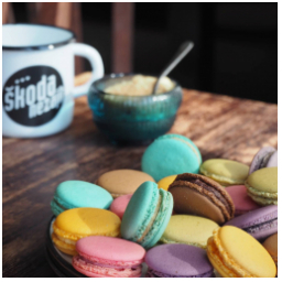 ... čas na kávu
#patek
#dnesjim
#makronky
#kava #snidane #dianatvorila #staremesto #mladaboleslav #staromestskenamesti #macarons #frenchmacaron #glutenfree #bezlepku #vikend #friday #coffeetime #instacoffee #coffee #cakeoftheday #cakestagram #instacake
#kavarna #tritecky #skodanezajit