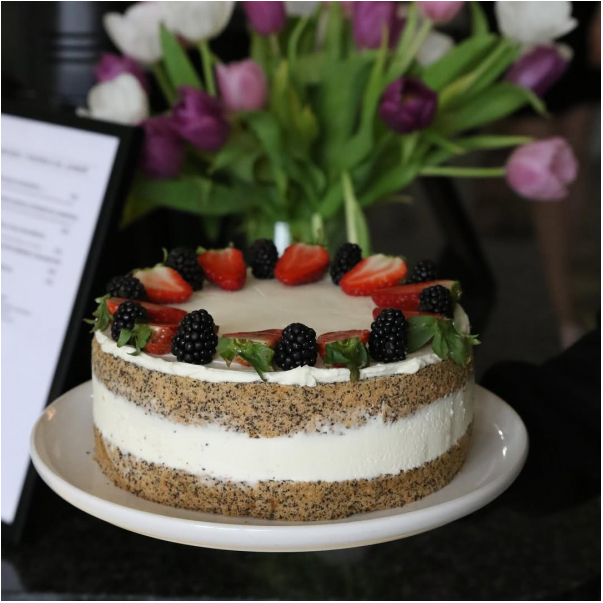 Káva nebo dort? ☕️🍰

Nebo obojí? 

#kavarna #bistro #tritecky #skodanezajit