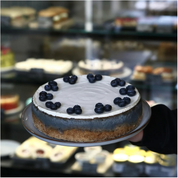 Plán byl jen káva…

ale známe se 😄 

#kavarna #bistro #tritecky #skodanezajit