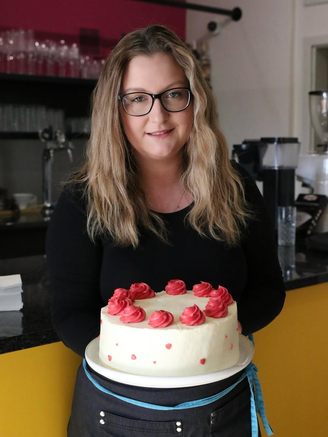 Krásný mezinárodní den žen 🌷 

Káva, dort a chvíle pohody – přesně tak by měl vypadat dnešní den. 

Zastavte se ho oslavit k nám. 

#mezinarodnidenzen 
#kavarna #bistro #tritecky #skodanezajit